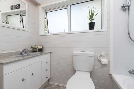 Photo of property in 44 Sungrove Rise, Sunnyvale, Auckland, 0612