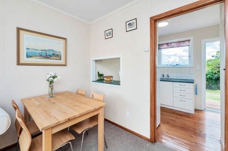 Photo of property in 8 Westward Ho, Glen Eden, Auckland, 0602