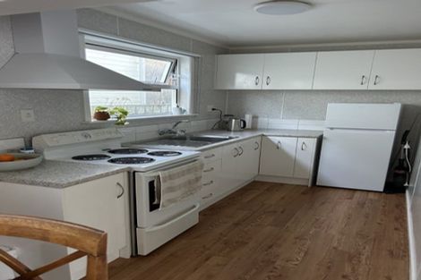 Photo of property in 118 Lyall Parade, Lyall Bay, Wellington, 6022