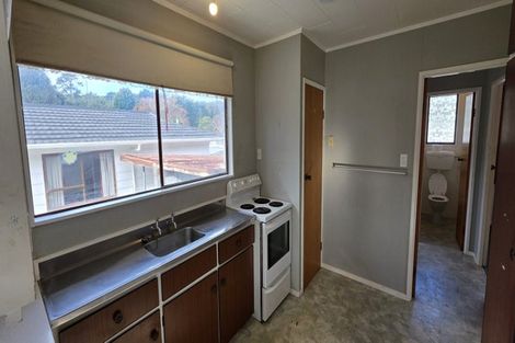 Photo of property in 4 Whitby Place, Westown, New Plymouth, 4310