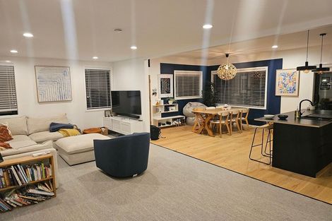 Photo of property in 276 Queens Drive, Lyall Bay, Wellington, 6022