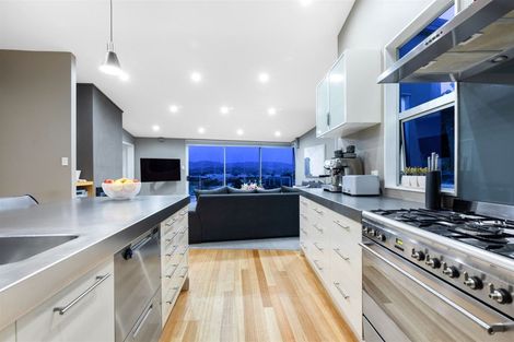 Photo of property in 42 Kiriwai Road, Paremata, Porirua, 5024