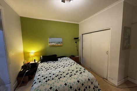 Photo of property in Devonport Apartments, 23/127 Saint Aubyn Street, New Plymouth, 4310