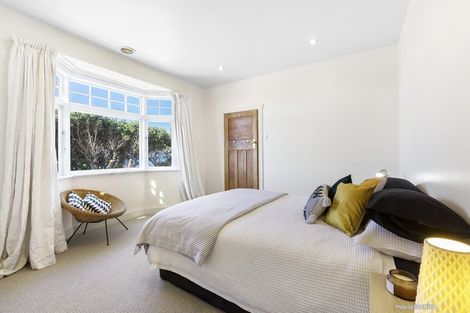 Photo of property in 382 The Esplanade, Island Bay, Wellington, 6023