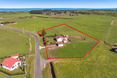 Photo of property in 39 Auroa Road, Otakeho, Hawera, 4678
