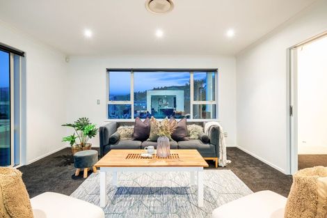 Photo of property in 26 Kilkelly Close, Tawa, Wellington, 5028