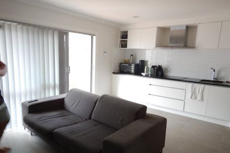 Photo of property in 50 Colliston Rise, Pinehill, Auckland, 0632