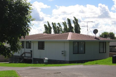 Photo of property in 2/46 Starforth Place, Henderson, Auckland, 0612