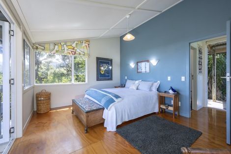 Photo of property in 61 Garden Road, Piha, 0772