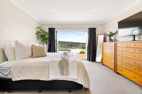 Photo of property in 92 Eskridge Drive, Eskdale, Napier, 4182