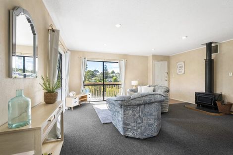 Photo of property in 3/75 Stanley Road, Glenfield, Auckland, 0629