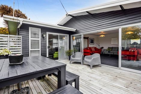 Photo of property in 15 Davidson Street, Hawera, 4610