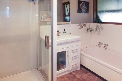 Photo of property in 18 Johnston Street, Foxton, 4814