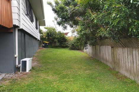 Photo of property in 46 Reynella Drive, Massey, Auckland, 0614