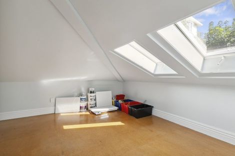 Photo of property in 8 Thorby Street, Northland, Wellington, 6012