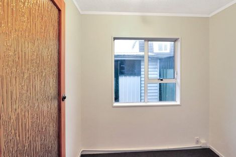 Photo of property in 24 Wagon Road, Stokes Valley, Lower Hutt, 5019