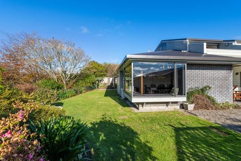 Photo of property in 64 Karina Road, Merrilands, New Plymouth, 4312