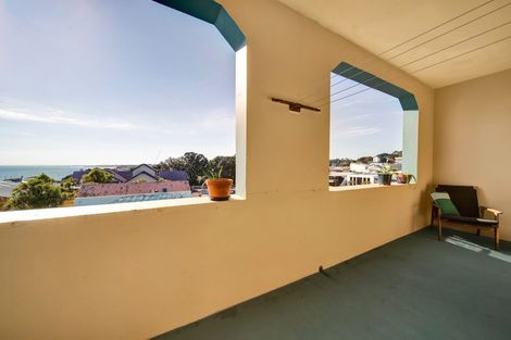 Photo of property in Devonport Apartments, 50/127 Saint Aubyn Street, New Plymouth, 4310