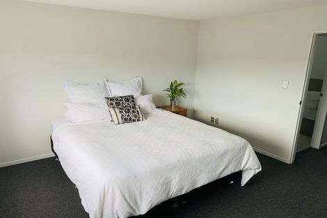 Photo of property in 60 Niu Lane, Te Atatu South, Auckland, 0610