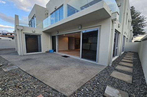 Photo of property in 11 The Mall, Mount Maunganui, 3116