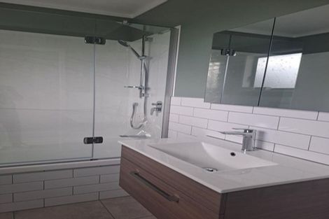 Photo of property in 67ab Thurleigh Grove, Karori, Wellington, 6012