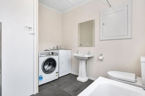 Photo of property in 53 Manor Place, Dunedin Central, Dunedin, 9016
