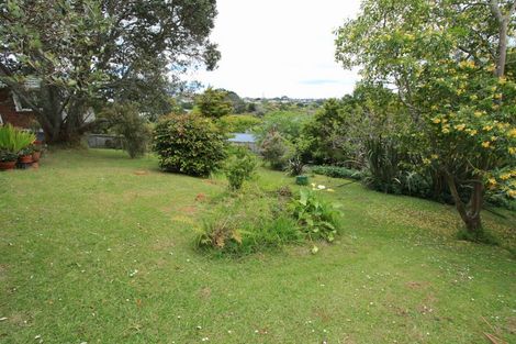 Photo of property in 40 Gill Avenue, Te Atatu Peninsula, Auckland, 0610