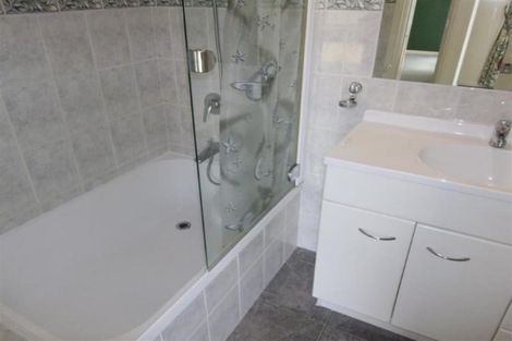Photo of property in 2 Genesis Place, Flat Bush, Auckland, 2019