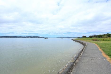 Photo of property in 40 Gill Avenue, Te Atatu Peninsula, Auckland, 0610