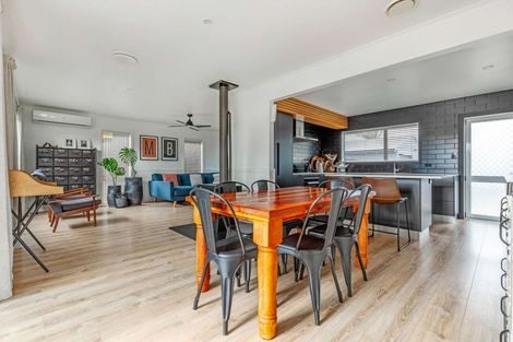 Photo of property in 22 Matipo Place, Edgecumbe, 3120