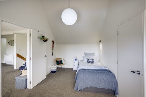 Photo of property in 5a Tauroa Road, Havelock North, 4130