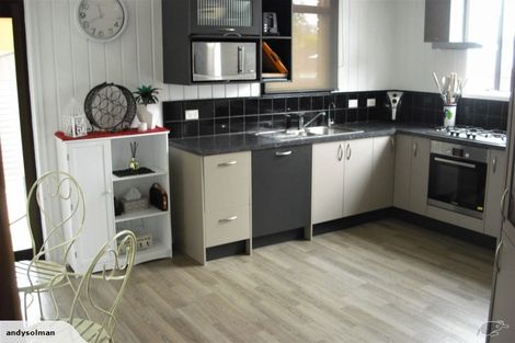 Photo of property in 50 Poaka Avenue, Dinsdale, Hamilton, 3204