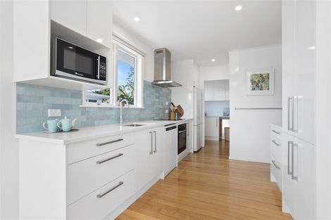 Photo of property in 3 Clinton Avenue, Te Atatu Peninsula, Auckland, 0610