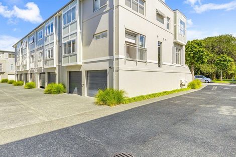 Photo of property in 16 Parkside Drive, Orewa, 0931