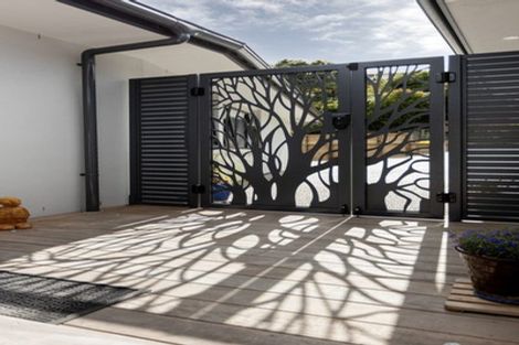Photo of property in 26 Harbour View Road, Omokoroa, 3114