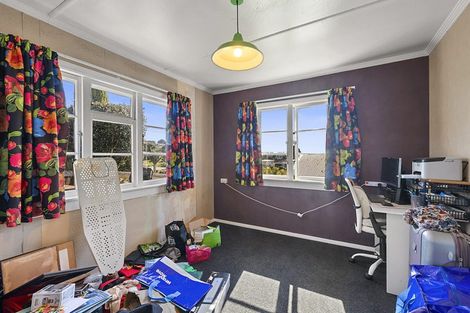 Photo of property in 95 Pioneer Road, Moturoa, New Plymouth, 4310