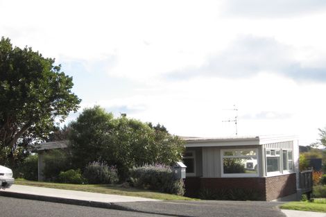 Photo of property in 33 Kiwi Road, Raumati Beach, Paraparaumu, 5032