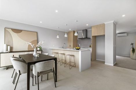Photo of property in 32 Te Aniwaniwa Terrace, Albany, 0632