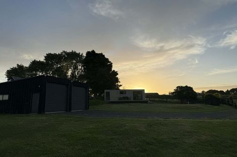 Photo of property in 27 Codlin Road, Waiuku, 2683
