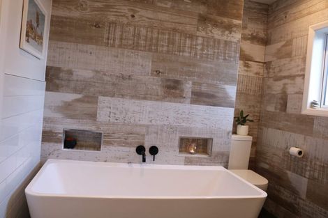 Photo of property in 22 Taikata Road, Te Atatu Peninsula, Auckland, 0610