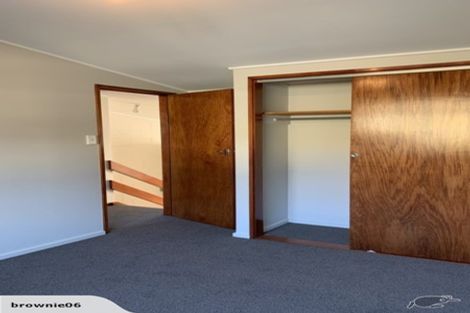 Photo of property in 21f7 Collins Avenue, Tawa, Wellington, 5028