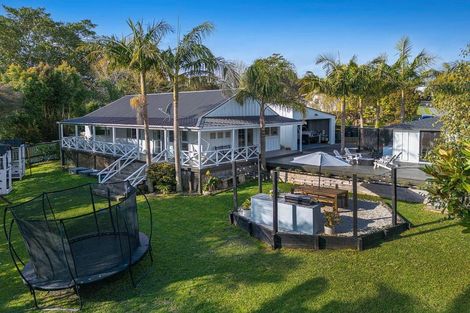 Photo of property in 61 Brian Crescent, Stanmore Bay, Whangaparaoa, 0932