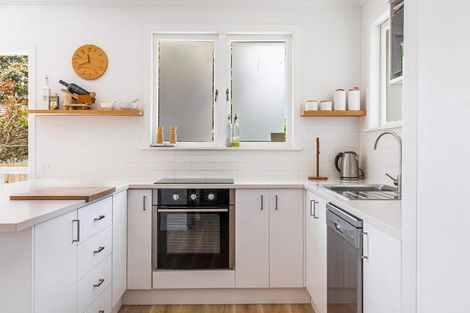 Photo of property in 2/269a Great North Road, Henderson, Auckland, 0612