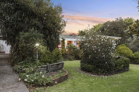 Photo of property in 22 Grendon Road, Titirangi, Auckland, 0604