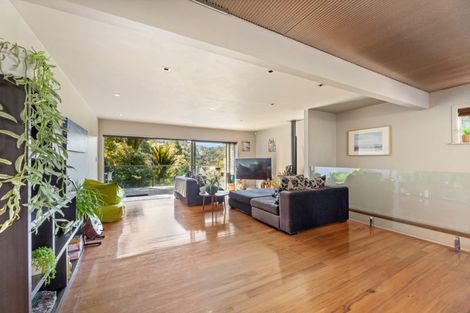 Photo of property in 14 Opou Road, Titirangi, Auckland, 0604