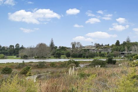 Photo of property in 1 Blenheim Place, Judea, 3110