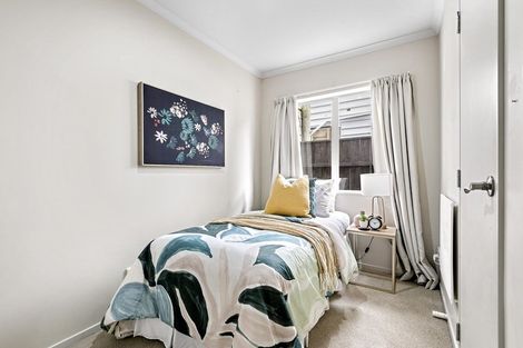 Photo of property in 47b Lyndfield Lane, Newlands, Wellington, 6037