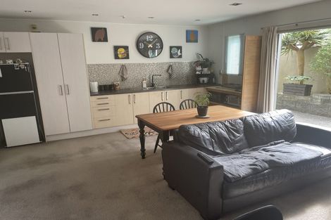 Photo of property in 17 Mansion Court, West Harbour, Auckland, 0618