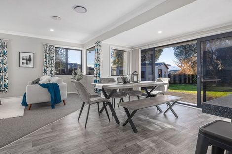 Photo of property in 24 Read Street, Levin, 5510