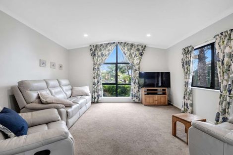 Photo of property in 2 Saxon Woods Drive, Rototuna North, Hamilton, 3210